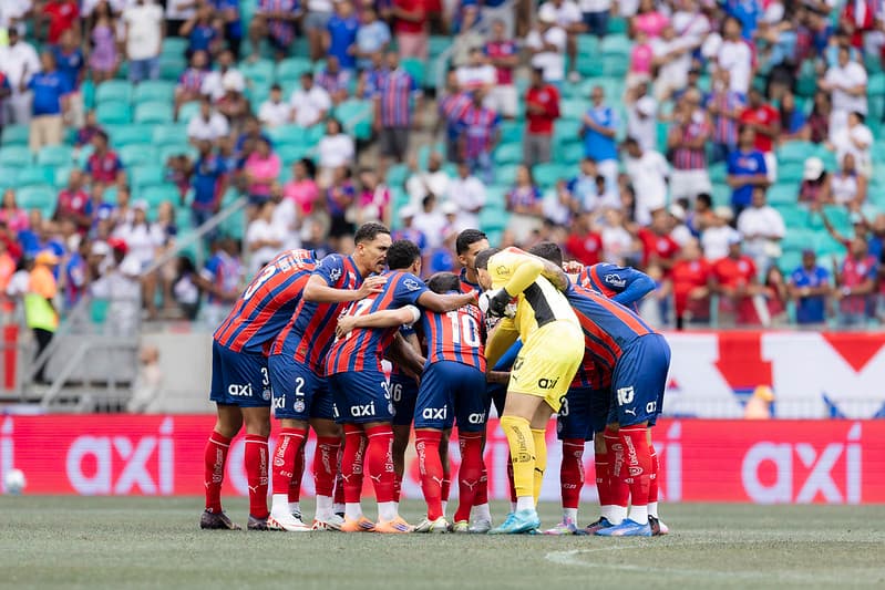 Bahia x Internacional duelam por motivos opostos no Brasileirão